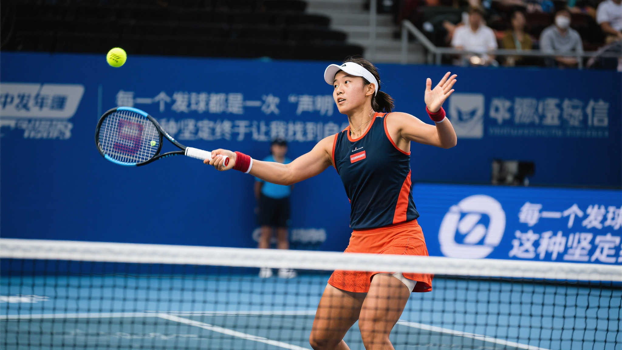 AI自适应体育装备一